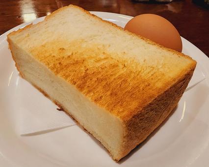 厚切りトースト 厚切りトースト バタートースト,厚切りトースト,食パンの写真素材