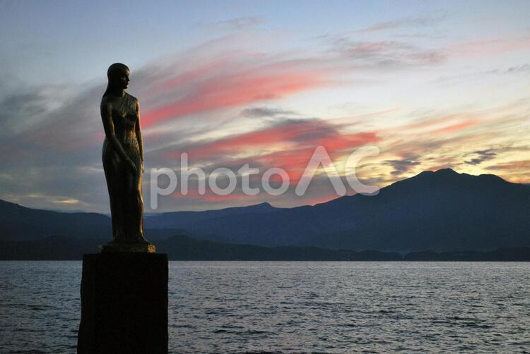 田沢湖　辰子像　夜明け 秋田県,田沢湖,辰子像の写真素材