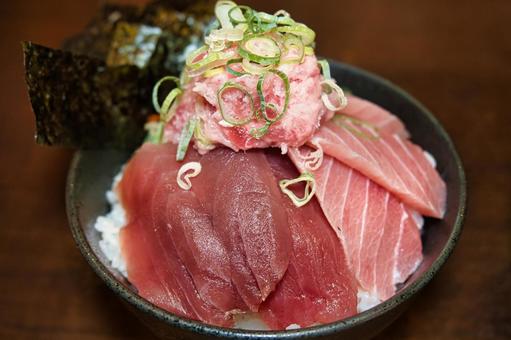 マグロ丼ぶり マグロ丼ぶり 海鮮丼,丼ぶり,マグロの写真素材