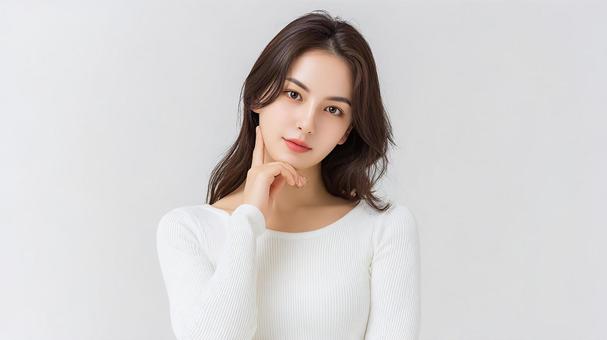 優しい微笑みを浮かべる美しい女性 優しい微笑みを浮かべる美しい女性の写真