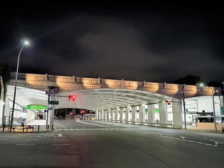 深夜2時の湊川トンネル、兵庫県神戸市 深夜2時の湊川トンネル、兵庫県神戸市の写真