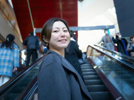 30:港のビジネスウーマン 30:港のビジネスウーマン ビジネスウーマン,キャリアウーマン,ビジネスパーソンの写真素材