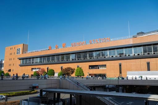 仙台駅の駅舎(西口) 仙台駅の駅舎(西口) 仙台駅,駅,駅舎の写真素材