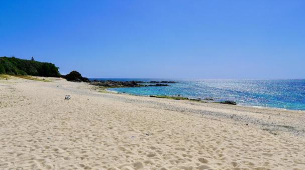 沖縄県伊是名島　快晴の伊是名ビーチ 伊是名,ビーチ,浜の写真素材
