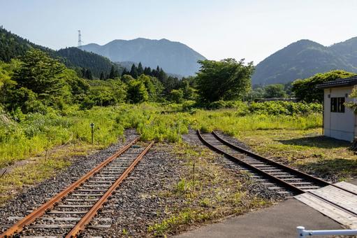 津軽線三厩駅ホームから見た引き込み線路 鉄道,錆び,引き込みの写真素材