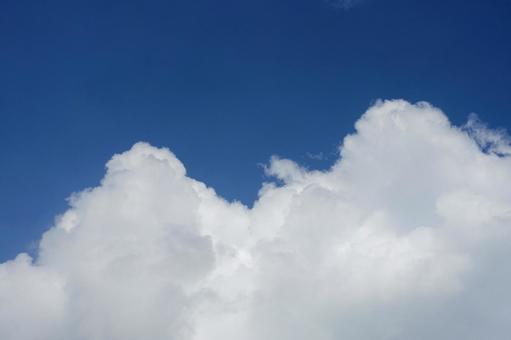 夏の大きな雲と青空 夏の大きな雲と青空 雲,入道雲,大きいの写真素材
