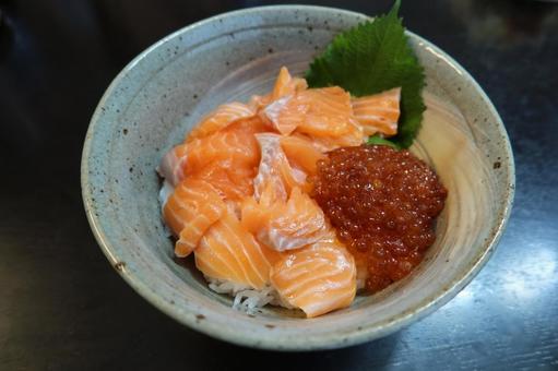 鮭イクラ丼 サケ,いくら,サーモンの写真素材