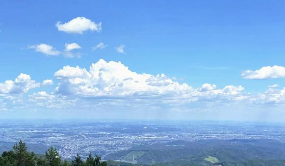 展望台からの眺め 山,山並み,青空の写真素材