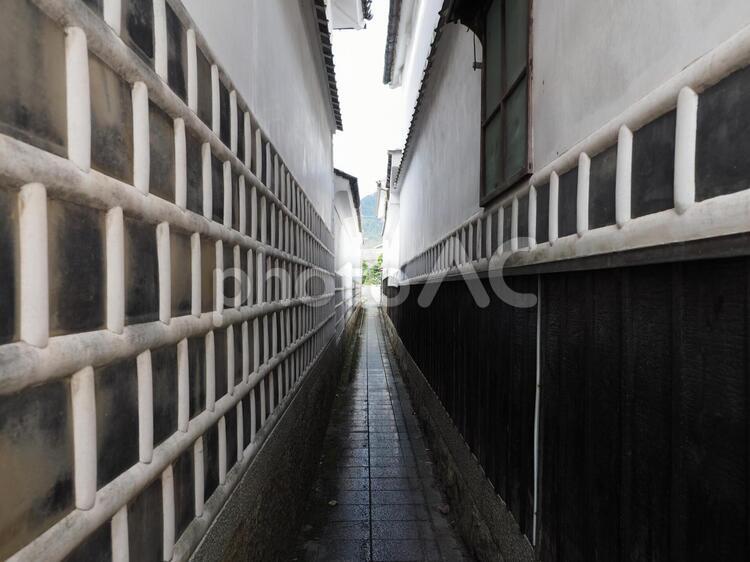 ひやさい（倉敷の方言） ひやさい,細い路地,倉敷の写真素材