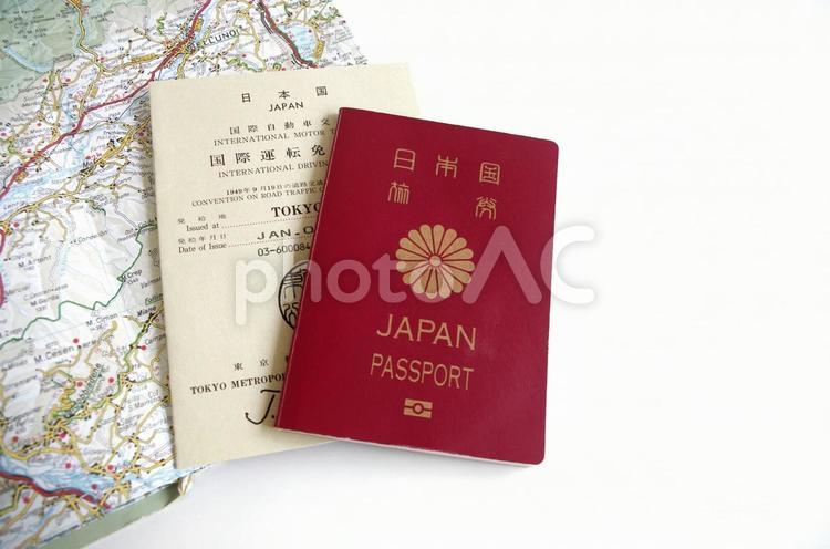 パスポートと国際運転免許証　海外旅行 海外旅行,旅行,パスポートの写真素材