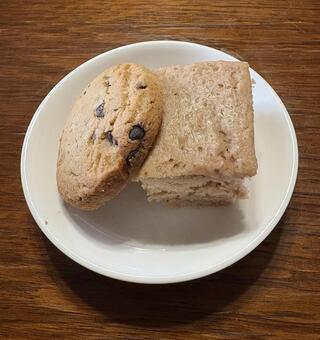 ヨーグルト入りバウンドケーキとクッキー コーヒータイム,コーヒーブレイク,手作りの写真素材