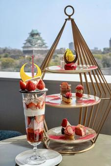 春限定のいちごアフタヌーンティー・大阪城 いちご,パフェ,大阪城の写真素材