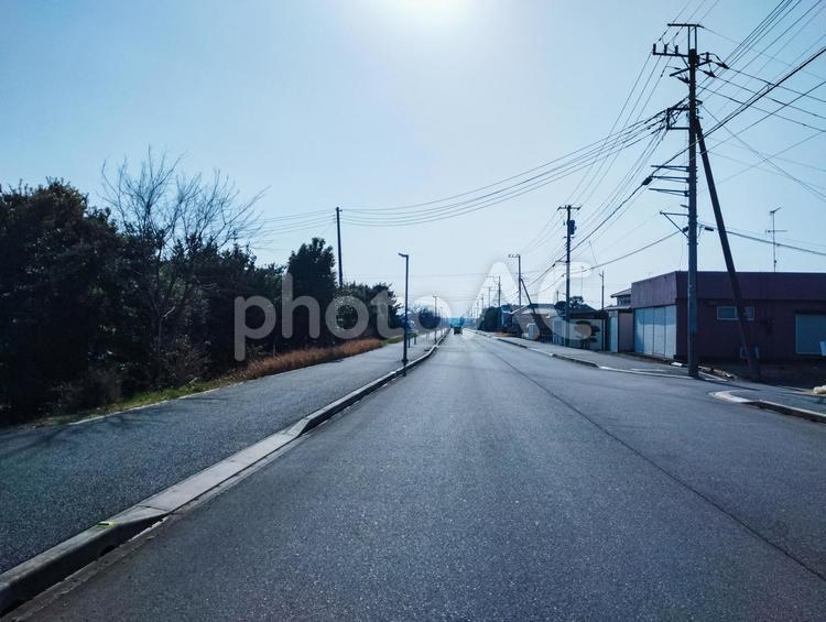 アスファルトの田舎道 徒歩,田舎道,車道の写真素材