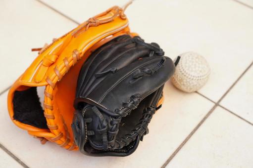 グローブとボール グローブ,ボール,野球の写真素材