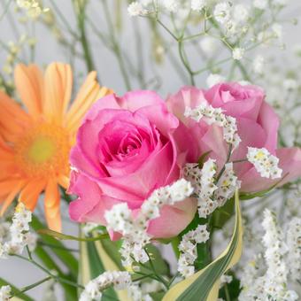 花束 花束 花束,薔薇,ガーベラの写真素材