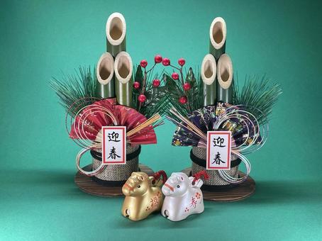 年賀状素材・干支・午年・門松の写真