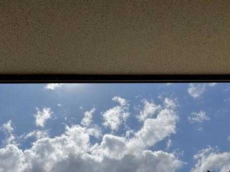 屋根越しの青空 屋根越しの青空 軒天,屋根,青空の写真素材