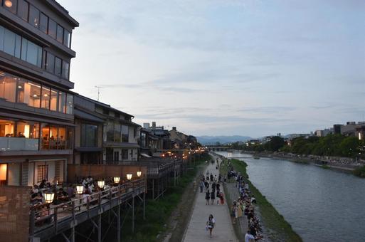 夏の京都 夏の京都 京都,鴨川,川床の写真素材