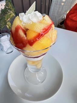 フルーツパフェ ピーチ フルーツパフェ ピーチ パフェ,デザート,スイーツの写真素材