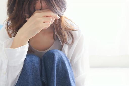 落ち込む女性 うつ病イメージ 落ち込む女性 うつ病イメージ 落ち込む,女性,うつの写真素材