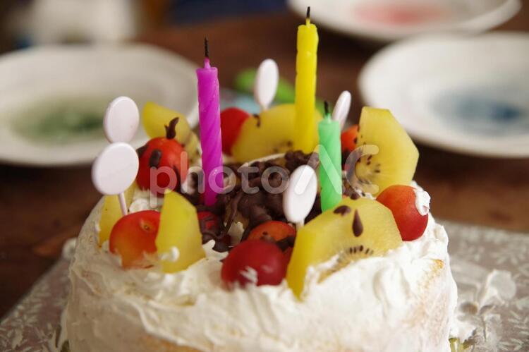 手作りの誕生ケーキ(1) ケーキ,誕生ケーキ,手作りの写真素材