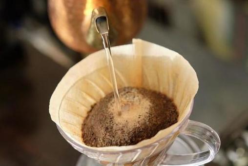 How to make coffee 15: Pour hot water into coffee, coffee, to be brewed, how to put, JPG