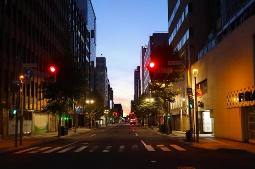 札幌の街並み その5 札幌の街並み その5 夕焼け,夕暮れ,クレーンの写真素材