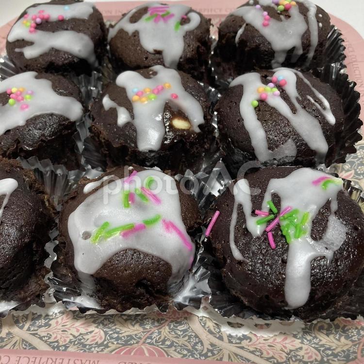 ガトーショコラのカップケーキ〜贈り物 ガトーショコラ,カップケーキ,ケーキの写真素材