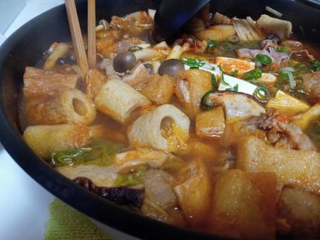 旨辛鍋 旨辛鍋 鍋料理,鍋,旨辛の写真素材