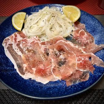 プロシュート(生ハム)とオニオンスライス 旦那飯,男の料理,手料理の写真素材