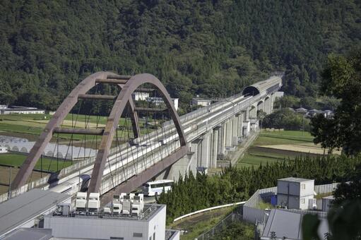 リニア新幹線が走る鉄橋 鉄道写真,鉄道風景,インフラの写真素材