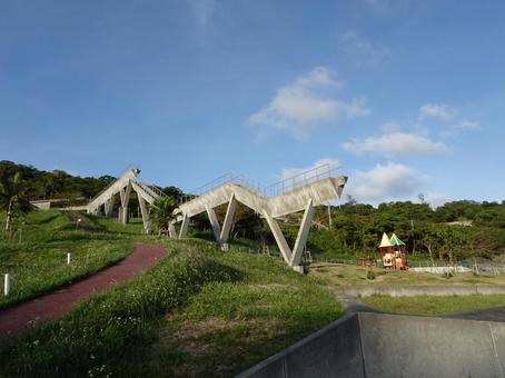 西部プラザ公園の水の橋 西部プラザ公園の水の橋 西部プラザ公園,水の橋,沖縄県島尻郡八重瀬町志多伯の写真素材