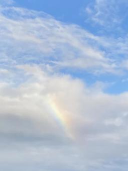 雲と虹のキャンバス 雲と虹のキャンバスの写真