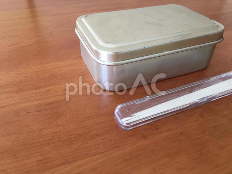 弁当箱と箸 アルミ,ブリキ,弁当箱の写真素材