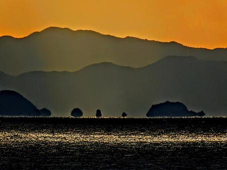 豊後水道の夕闇 豊後水道,夕闇,島影の写真素材