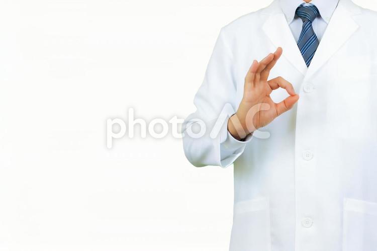 医師　薬剤師　歯科医　白衣を着た男性 医師,薬剤師,歯科医の写真素材