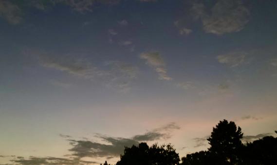 夕暮れ時の空 夕暮れ時の空 夕暮れ,空,日暮れの写真素材