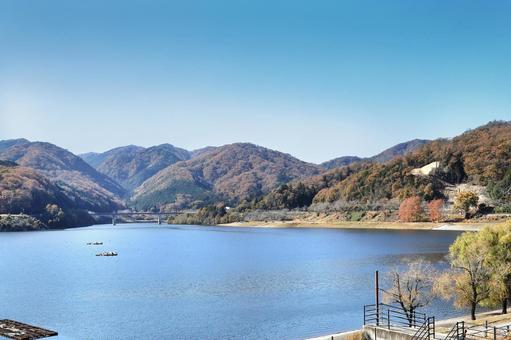 土師ダムの秋 広島県,北広島市,土師ダムの写真素材