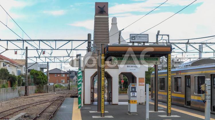 銚子電鉄銚子駅舎と線路と209系車両 銚子電鉄,銚子駅,駅舎の写真素材