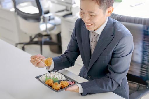 唐揚弁当 唐揚弁当 ビジネスマン,男性,スーツの写真素材