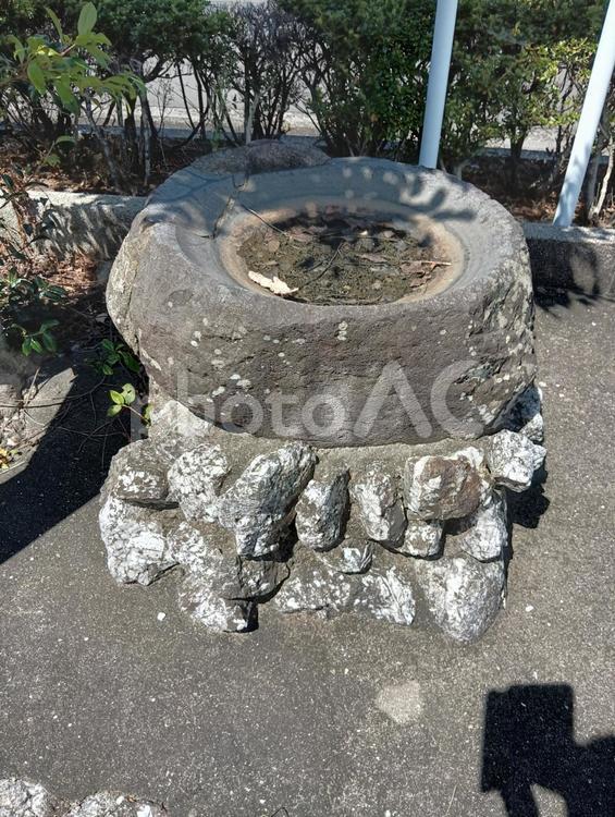金山の石臼（斜め上） 石臼,金山,金剛石の写真素材