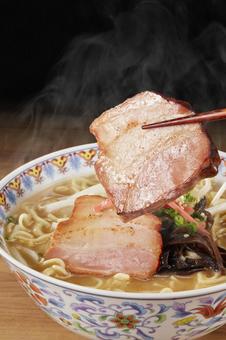 豚骨ラーメン　はしあげ 豚骨ラーメン,豚骨,はしあげの写真素材