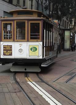 サンフランシスコのケーブルカー サンフランシスコのケーブルカーの写真