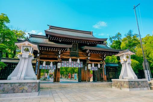 【兵庫】神戸駅周辺の湊川神社 湊川神社,兵庫,神戸の写真素材