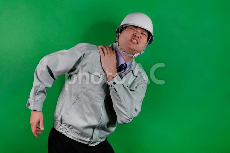 作業員の肩の痛み 作業員,肩,痛みの写真素材