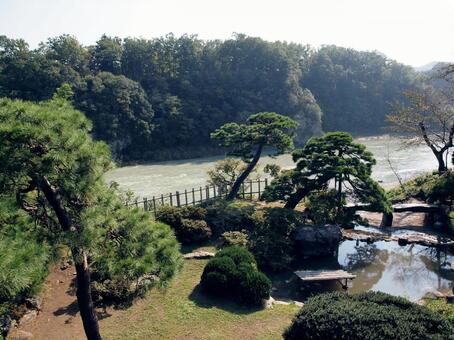 日本庭園と荒川 日本庭園と荒川の写真