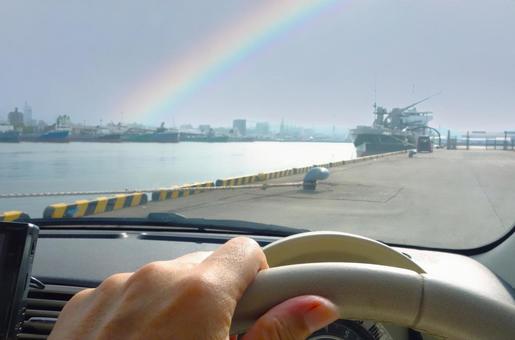 ドライブ中のステアリング ドライブ中のステアリング 車,港,車窓の写真素材