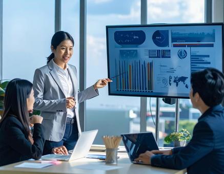 スマートオフィスでプレゼンテーションの写真