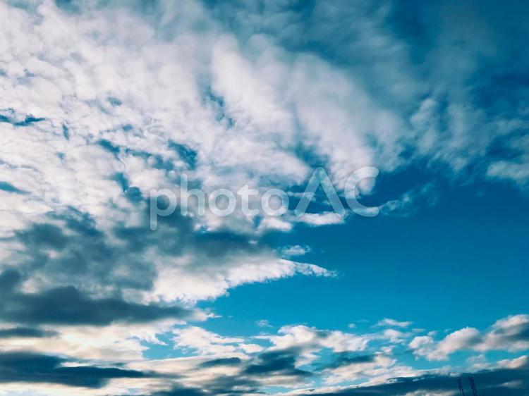流れる雲19 雲,空,青の写真素材