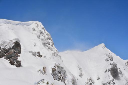 雪の谷川岳山頂 雪山,谷川岳,山頂の写真素材